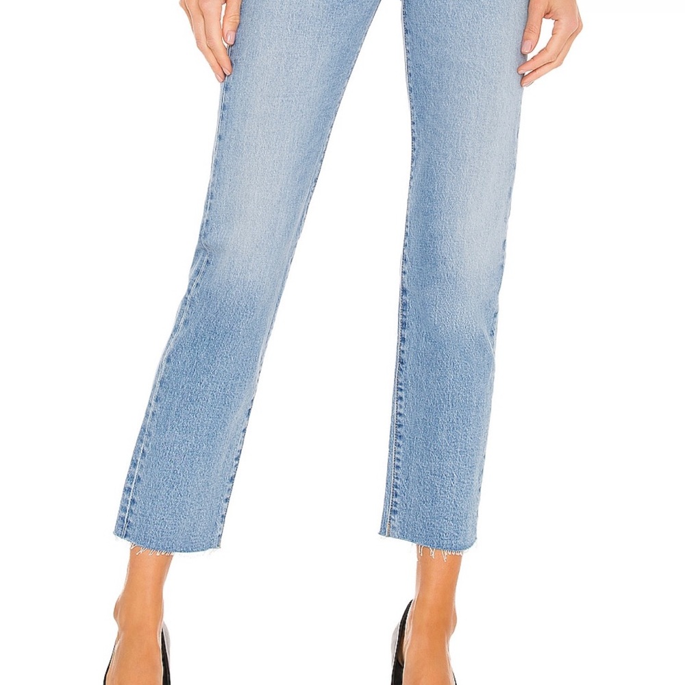 Levi’s “Wedgie straight ankle” size 27